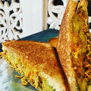 Aloo Bhujia Sandwich